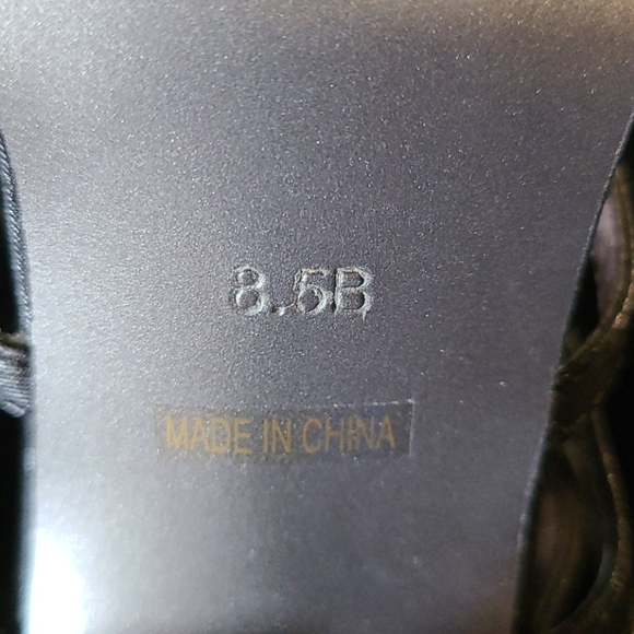 Charles David black 4 inch heels NWOT - Picture 7 of 10